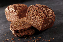 Lade das Bild in den Galerie-Viewer, Ein aufgeschnittenes Roggenmischbrot.