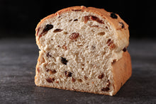 Lade das Bild in den Galerie-Viewer, Ein halber Rosinenstuten.