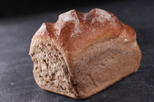 Lade das Bild in den Galerie-Viewer, Paderborner Brot Laib