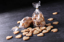 Lade das Bild in den Galerie-Viewer, 2 Packungen Butterherzen