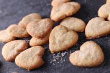Lade das Bild in den Galerie-Viewer, Knusprige Butterkekse