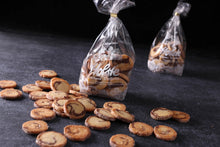 Lade das Bild in den Galerie-Viewer, zwei Packungen Heidesand-Kekse