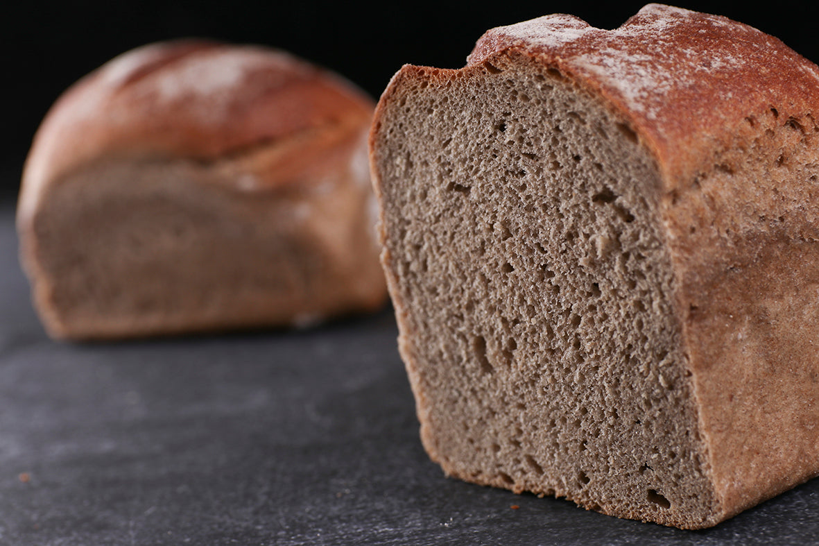 Paderborner Brot geschnitten
